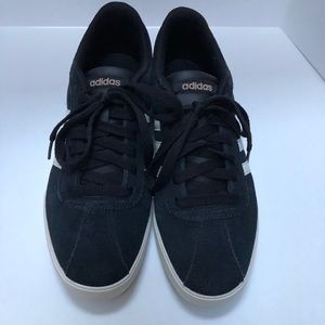 Adidas women’s size 8 suede sneakers.